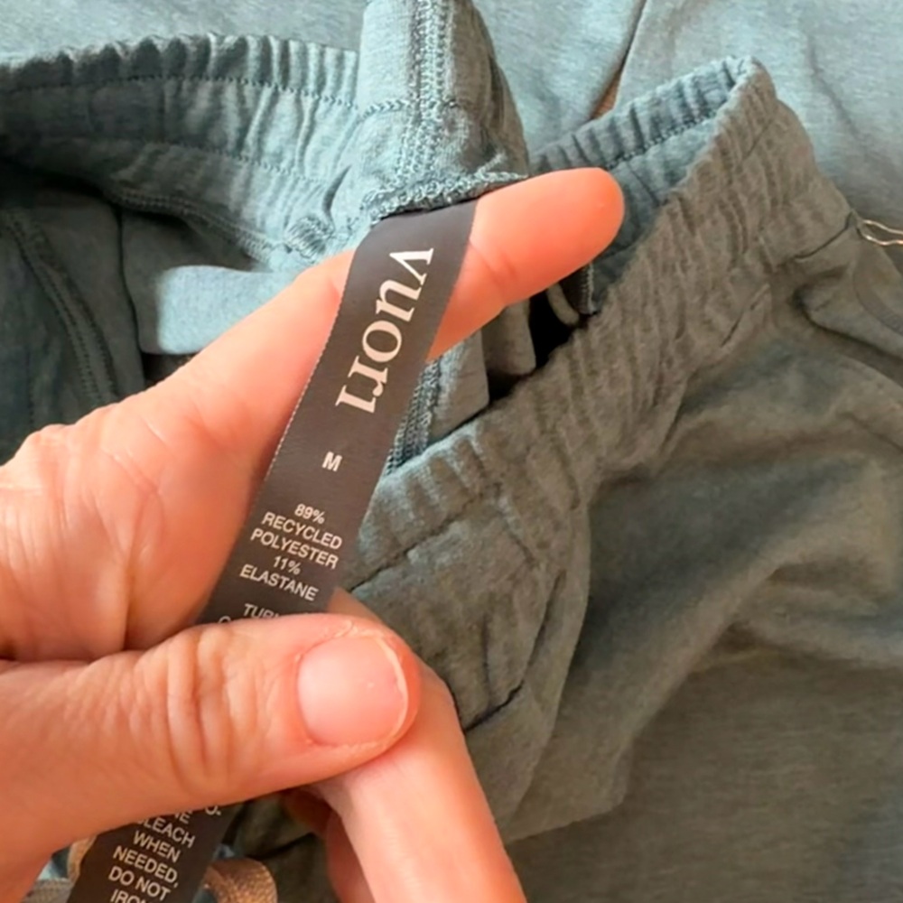 NWT vuori performance joggers - Picture 4 of 4